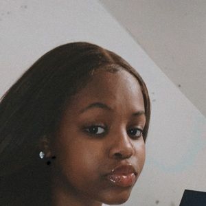 Meet your Posher, Raeann